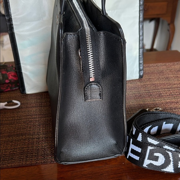 Karl Lagerfeld Black Textured Handbag - Picture 3 of 10